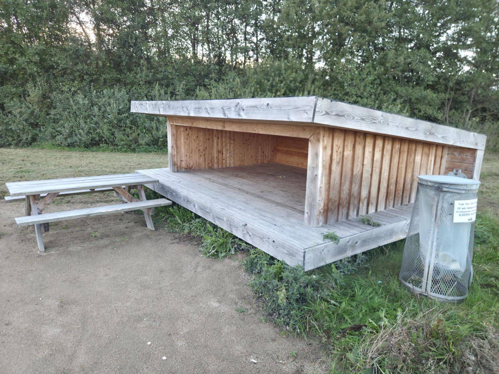 Billede af shelter Shelterplads ved Skovsøen i Fårvang – billede 4
