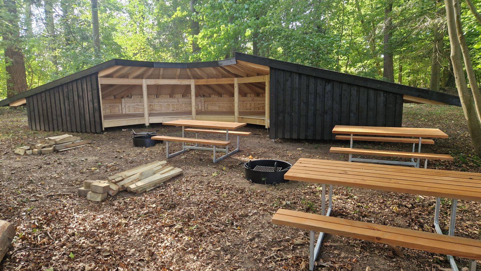 Billede af shelter Virkethus Lejrplads med stort shelter, Hannenov Skov