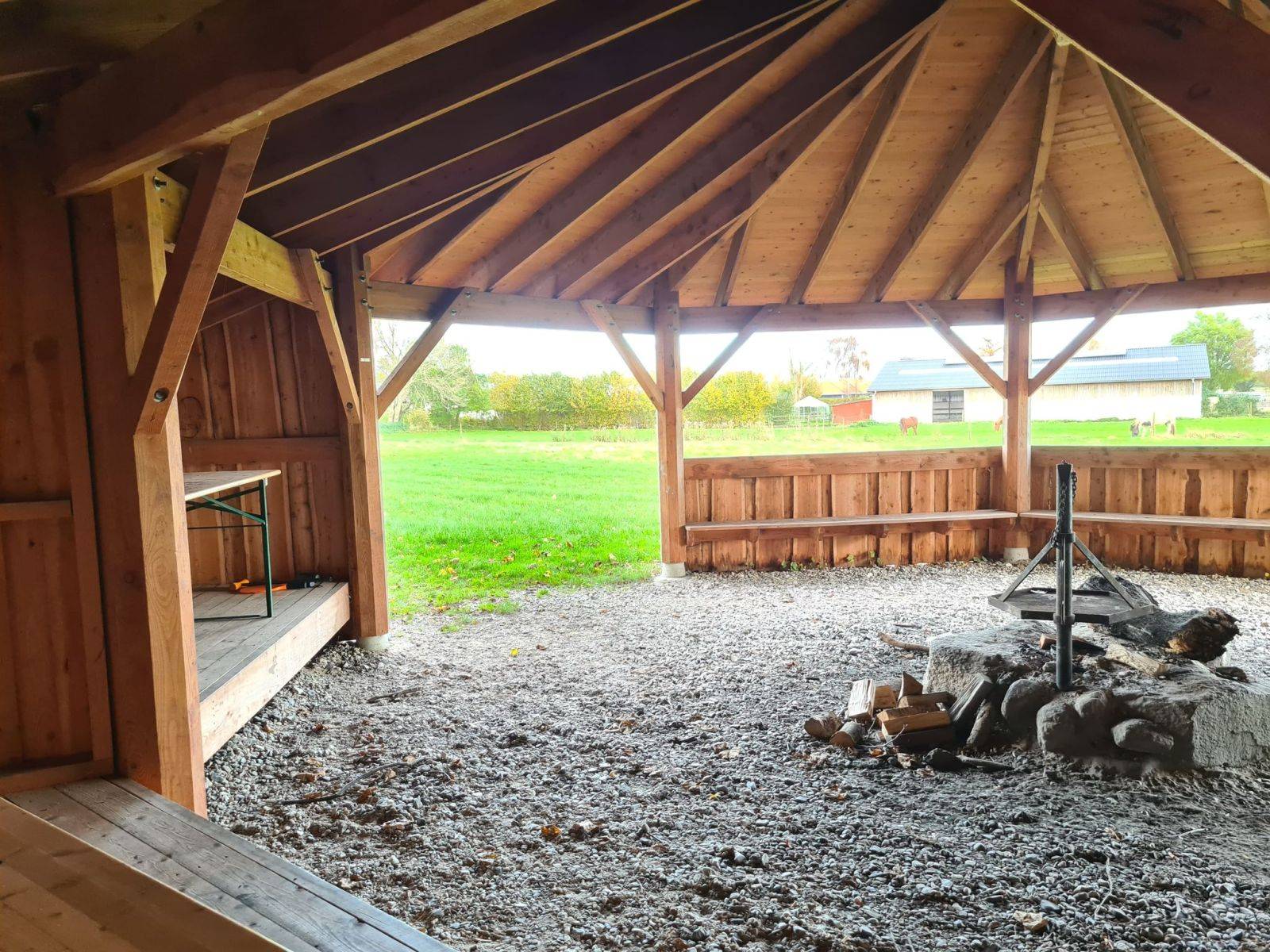 Billede af shelter Bålhytte med indbyggede sheltere - Naturpark Randers Fjord